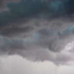 Nadchodzi rewolucja w ładowarkach, twoja szuflada z kablami odetchnie z ulgą 🔌