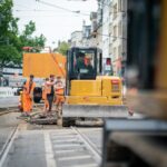 „Złoty Spacer Seniora”: Wolontariusze pomagają starszym wyjść z domu! ☀️🤝