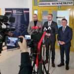 Ten gadżet zamieni wino, sok i herbatę w musujący napój idealny na święta 🥂